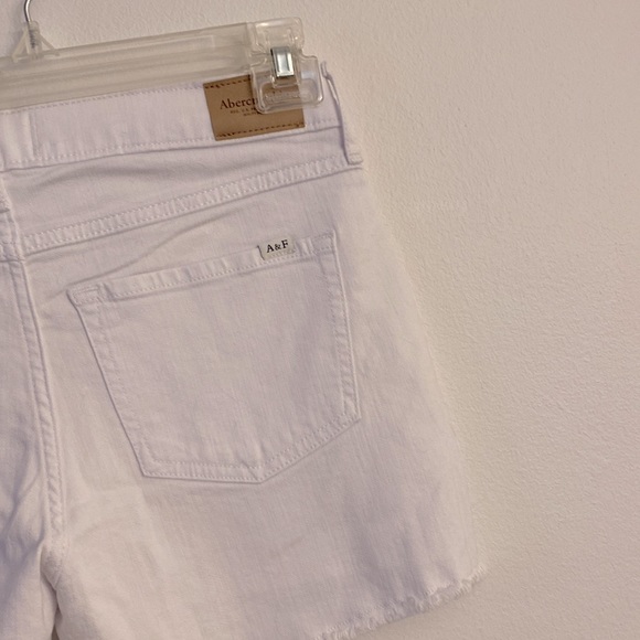 Abercrombie and Fitch Kids Mid Rise MIDI Shorts White Fringe NWT 17/18 Regular - Picture 6 of 9
